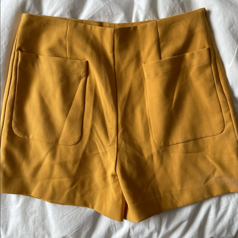 YELLOW SHORT